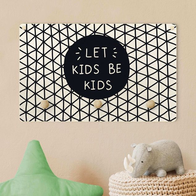 schwarz-weiße Garderobe Spruch Let Kids Be Kids mit Gitter Schwarz