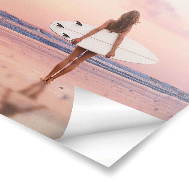 Poster - Surfergirl mit Board im Abendrot - Quadrat 1:1