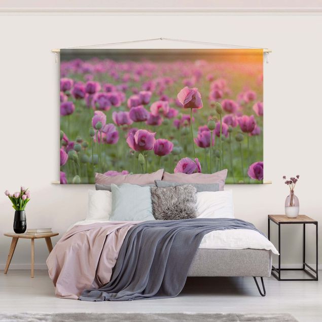 Wandtuch Violette Schlafmohn Blumenwiese im Frühling
