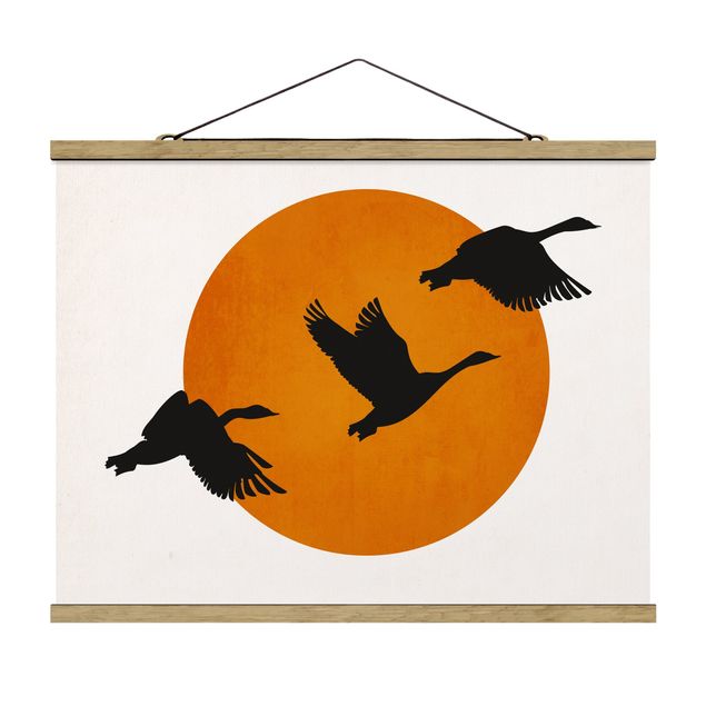 Stoffbild mit Posterleisten - Vögel vor gelber Sonne - Querformat
