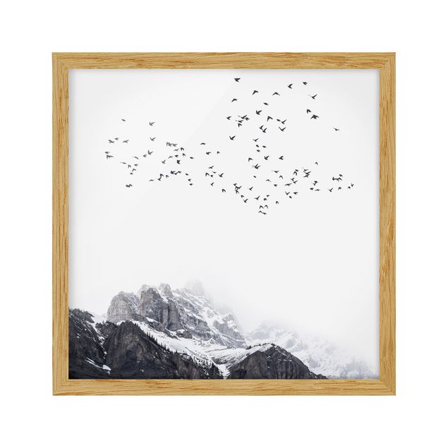Kubistika Prints Vogelschwarm vor Bergen Schwarz Weiß
