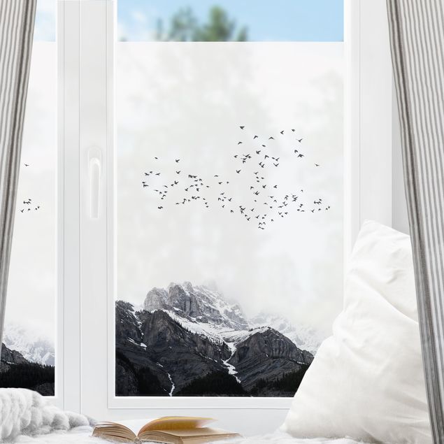bunte Fensterfolie Vogelschwarm vor Bergen Schwarz Weiß