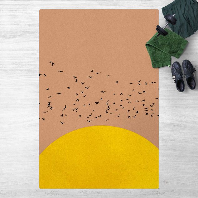 Moderner Teppich Vogelschwarm vor gelber Sonne