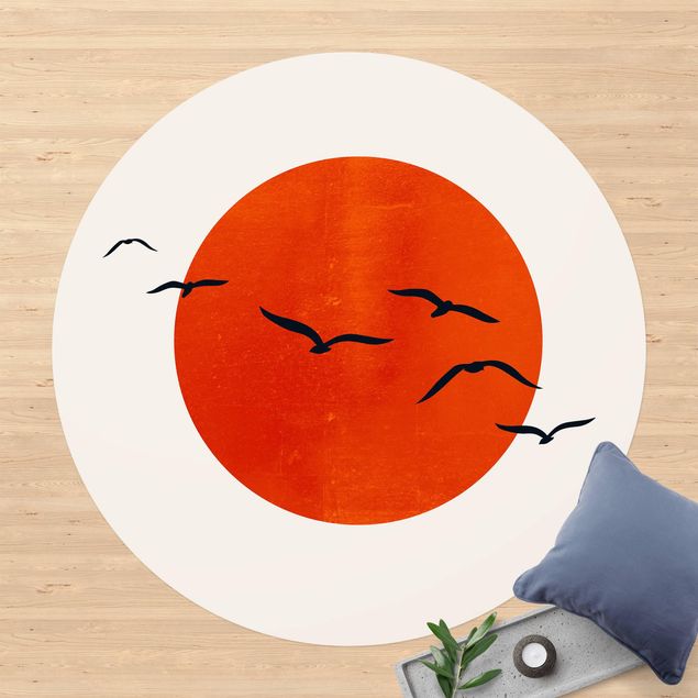 Moderne Teppiche Vogelschwarm vor roter Sonne I
