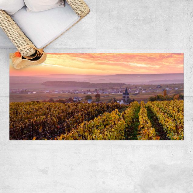 Teppich gelb Weinplantage bei Sonnenuntergang
