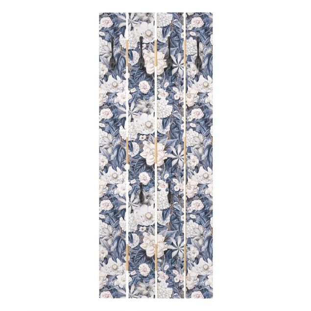 Wandgarderobe Holzpalette - Weiße Blumen vor Blau