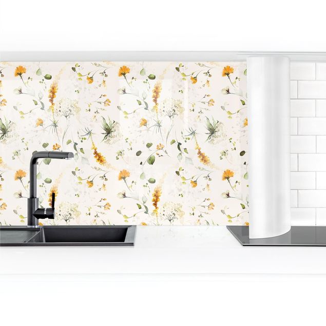 Küchenrückwand selbstklebend Wildblumen Aquarell Muster auf Beige