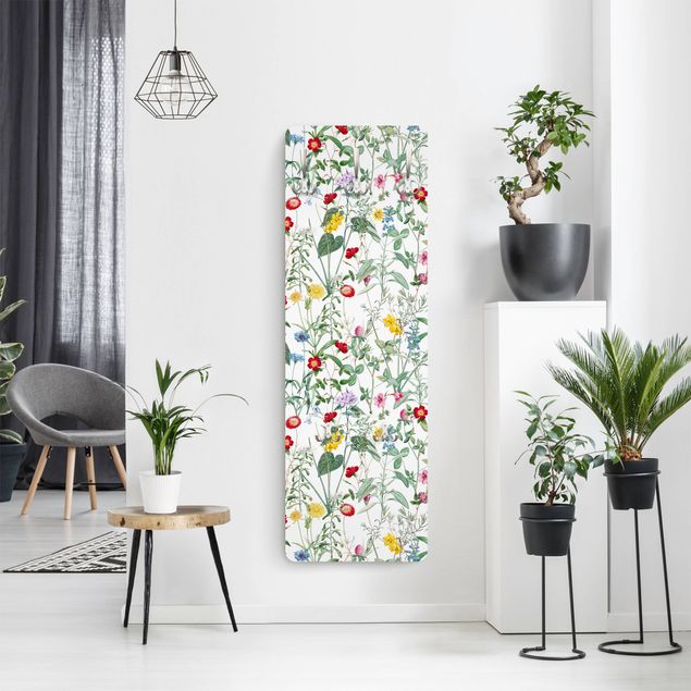 Garderobe mit Motiv Wildblumen auf Weiß
