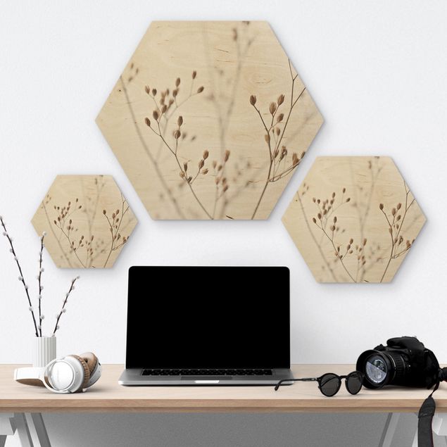 Hexagon Bild Holz - Zarte Knospen am Wildblumenzweig