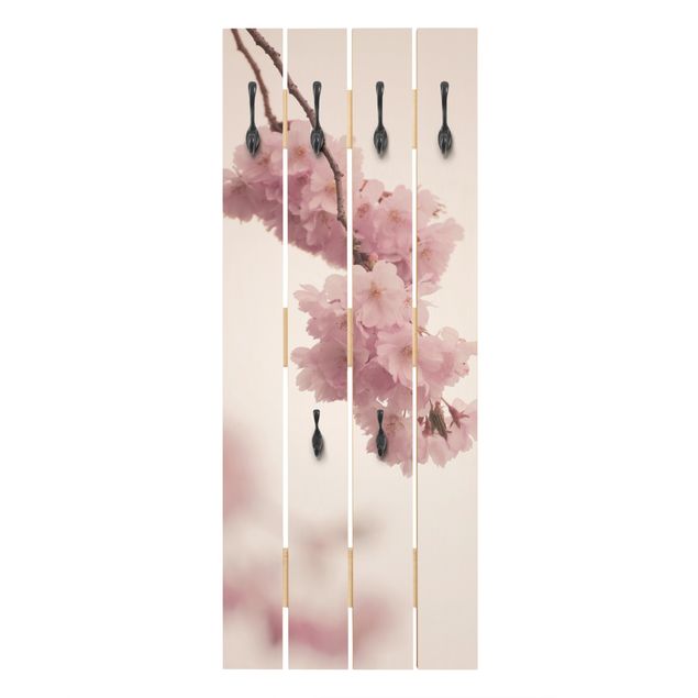 Wandgarderobe Holzpalette - Zartrosane Frühlingsblüte mit Bokeh